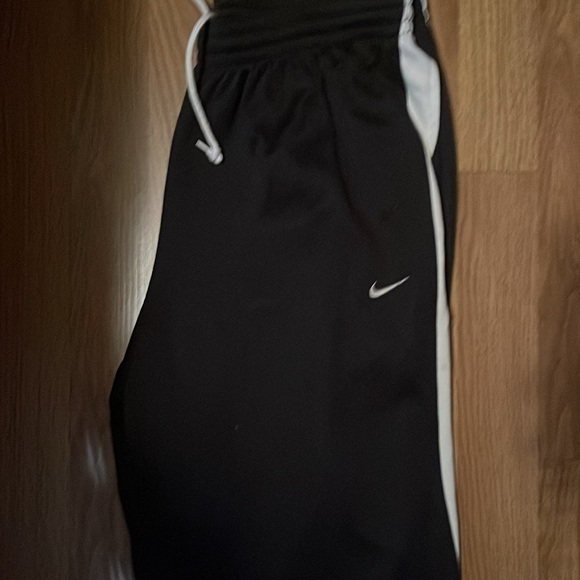 Nike Sweatpants - Picture 2 of 4